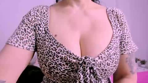 Valeria online show from October 18, 2025, 9:43 am