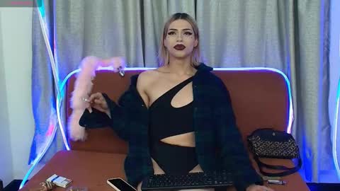 Klhoe Carter 3 online show from March 6, 2026, 6:32 am