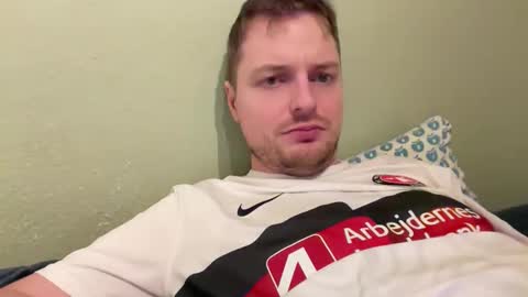 095mike online show from November 29, 2025, 3:37 pm