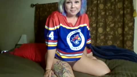 Snapshot of 0lilith0 chatting on July 9, 2026, 5:33 am Lilly online show from July 9, 2026, 5:33 am