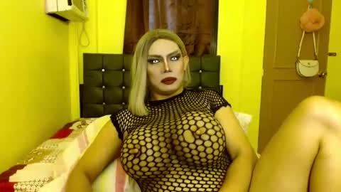 HUGECOCK online show from April 14, 2026, 8:42 am