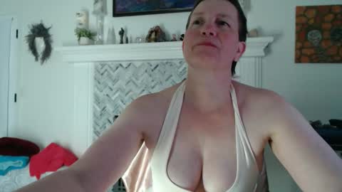 Aurora Willows online show from April 10, 2026, 1:55 am