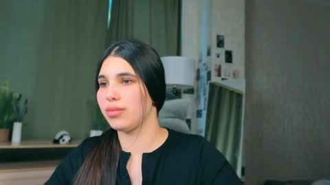 Jessica online show from April 19, 2026, 4:23 am