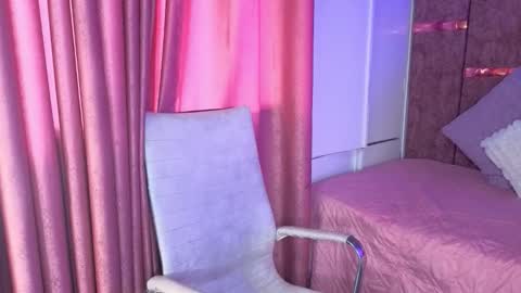 anya online show from November 23, 2025, 7:13 pm