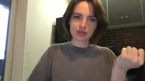 Snapshot of 1dove chatting on December 10, 2024, 1:22 pm DOVE online show from December 10, 2024, 1:22 pm