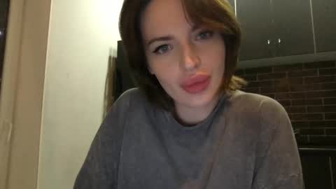 Snapshot of 1dove chatting on December 10, 2024, 6:28 pm DOVE online show from December 10, 2024, 6:28 pm