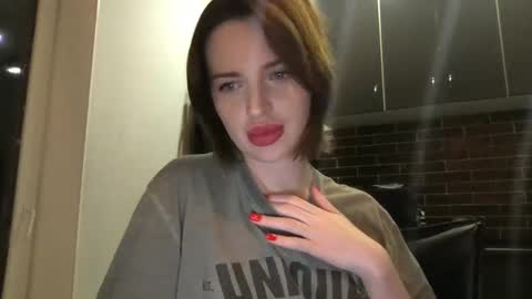 Snapshot of 1dove chatting on December 17, 2024, 3:06 pm DOVE online show from December 17, 2024, 3:06 pm