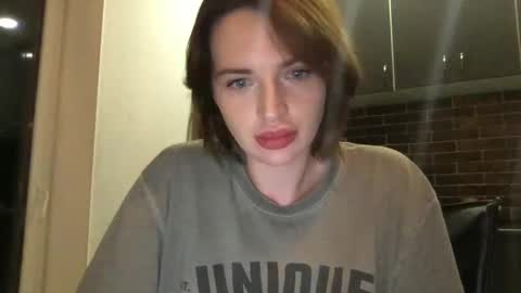 Snapshot of 1dove chatting on December 17, 2024, 6:09 pm DOVE online show from December 17, 2024, 6:09 pm