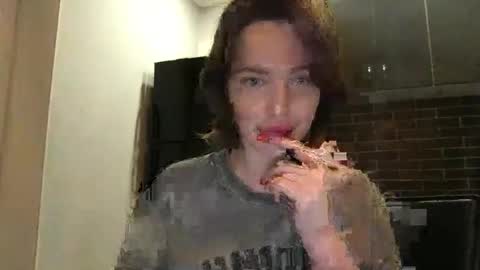 Snapshot of 1dove chatting on January 14, 2025, 3:26 pm DOVE online show from January 14, 2025, 3:26 pm