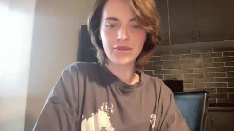 Snapshot of 1dove chatting on February 28, 2025, 1:58 pm DOVE online show from February 28, 2025, 1:58 pm