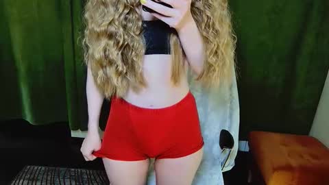 Snapshot of 1goldilocks chatting on February 16, 2026, 3:08 pm online show from February 16, 2026, 3:08 pm