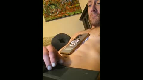 1knightluver69 online show from February 14, 2026, 7:32 pm