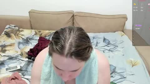 1LINDSEY1 online show from June 1, 2026, 10:50 am