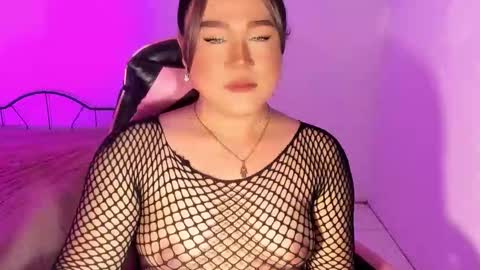 1lovelymess online show from September 22, 2025, 3:41 am