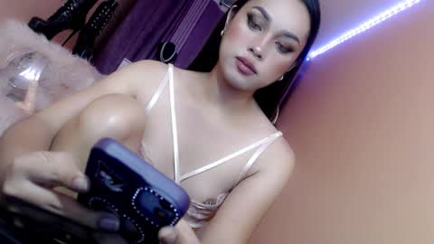 Snapshot of 1miracle_tranny chatting on November 6, 2025, 2:12 am 1miracle_tranny online show from November 6, 2025, 2:12 am