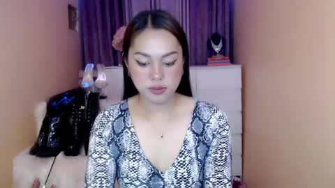 1miracle_tranny online show from June 1, 2026, 5:53 am