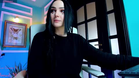 Snapshot of 1munique chatting on February 12, 2025, 11:07 am Moona online show from February 12, 2025, 11:07 am