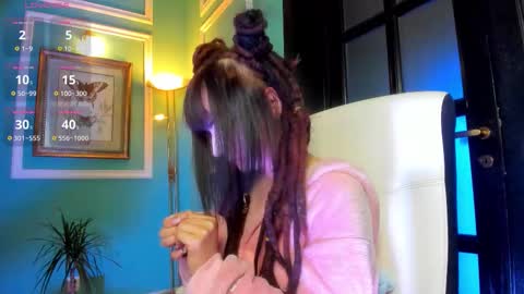 Snapshot of 1munique chatting on September 25, 2025, 3:05 pm Moona online show from September 25, 2025, 3:05 pm