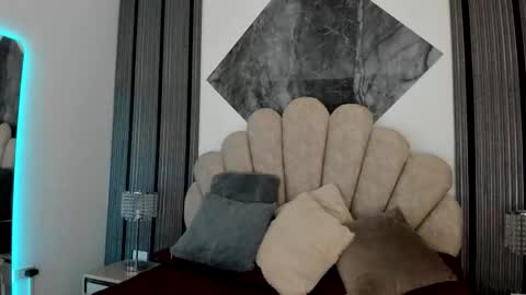 Snapshot of 1naughty_milf chatting on March 9, 2026, 8:29 am Luisa online show from March 9, 2026, 8:29 am