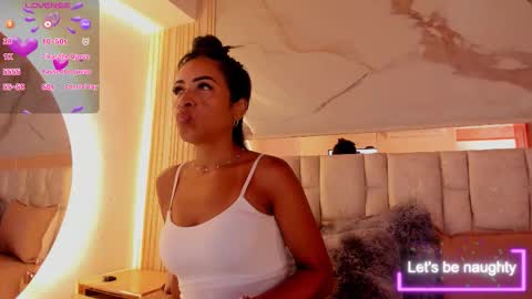 Snapshot of 1naughty_milf chatting on March 20, 2026, 1:27 pm Luisa online show from March 20, 2026, 1:27 pm