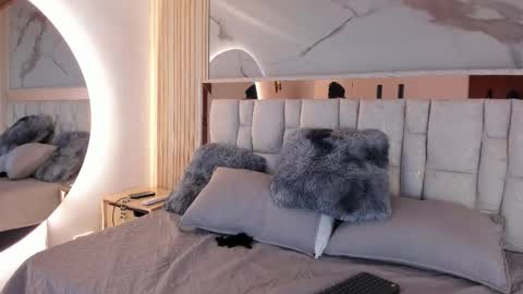 Snapshot of 1naughty_milf chatting on March 28, 2026, 5:34 pm Luisa online show from March 28, 2026, 5:34 pm