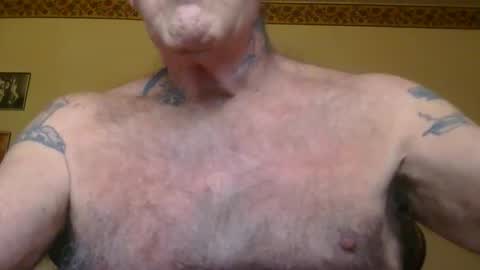 Snapshot of 1pizza_6beers___ chatting on November 12, 2025, 3:12 pm Pizza online show from November 12, 2025, 3:12 pm