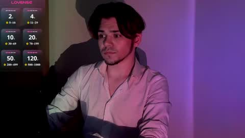 1roberttt online show from June 22, 2026, 9:45 pm