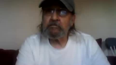 Snapshot of 1valentine chatting on November 19, 2025, 5:02 pm 1valentine online show from November 19, 2025, 5:02 pm