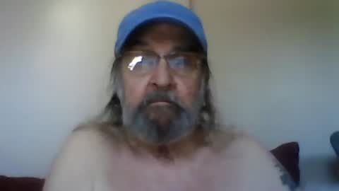 Snapshot of 1valentine chatting on December 19, 2025, 7:32 pm 1valentine online show from December 19, 2025, 7:32 pm