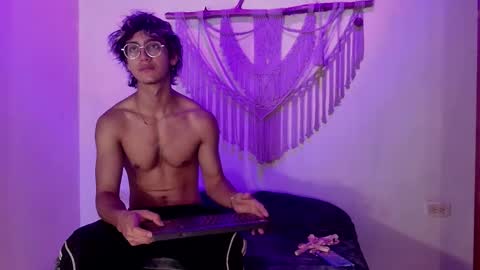 Snapshot of 2006_tgn chatting on September 13, 2025, 12:05 pm 2006_tgn online show from September 13, 2025, 12:05 pm