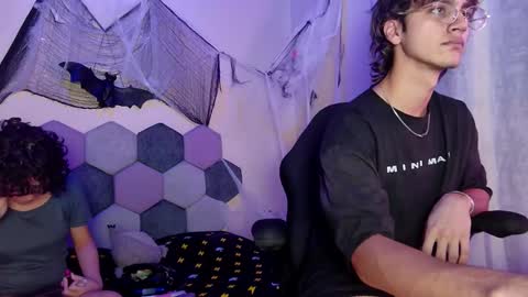 Snapshot of 2006_tgn chatting on November 3, 2025, 12:39 pm 2006_tgn online show from November 3, 2025, 12:39 pm