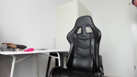 Snapshot of 200gentleman chatting on December 5, 2024, 1:38 pm Henk online show from December 5, 2024, 1:38 pm