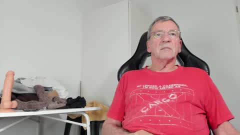 Snapshot of 200gentleman chatting on December 13, 2024, 5:10 pm Henk online show from December 13, 2024, 5:10 pm