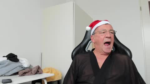 Snapshot of 200gentleman chatting on December 14, 2024, 1:05 pm Henk online show from December 14, 2024, 1:05 pm