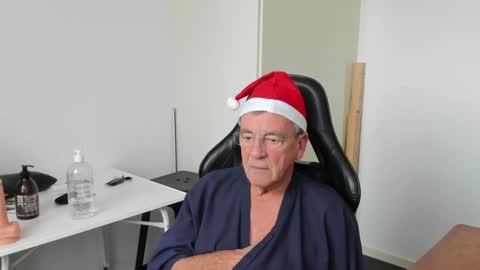 Snapshot of 200gentleman chatting on December 23, 2024, 2:17 pm Henk online show from December 23, 2024, 2:17 pm