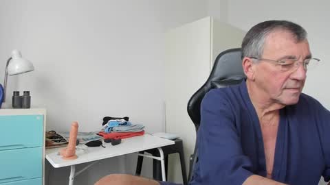 Snapshot of 200gentleman chatting on January 9, 2025, 1:13 pm Henk online show from January 9, 2025, 1:13 pm