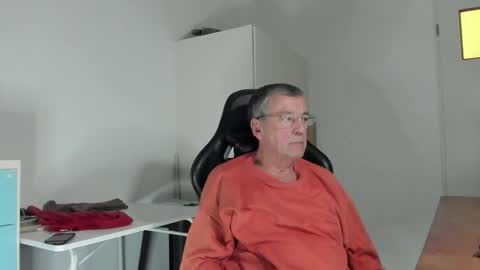 Snapshot of 200gentleman chatting on February 12, 2025, 4:44 pm Henk online show from February 12, 2025, 4:44 pm