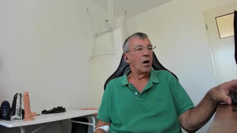 Snapshot of 200gentleman chatting on September 24, 2025, 1:47 pm Henk online show from September 24, 2025, 1:47 pm