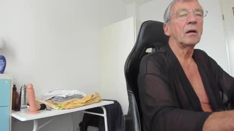 Snapshot of 200gentleman chatting on October 18, 2025, 2:18 pm Henk online show from October 18, 2025, 2:18 pm