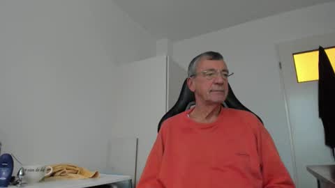 Snapshot of 200gentleman chatting on November 14, 2025, 2:49 pm Henk online show from November 14, 2025, 2:49 pm