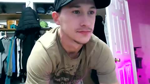 Snapshot of 21yearsy0ung9icheshung chatting on December 9, 2024, 12:45 am AlecurClit online show from December 9, 2024, 12:45 am