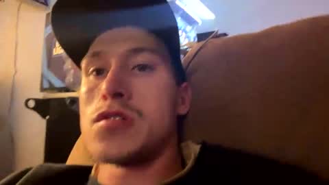 Snapshot of 21yearsy0ung9icheshung chatting on January 1, 2025, 1:04 am AlecurClit online show from January 1, 2025, 1:04 am