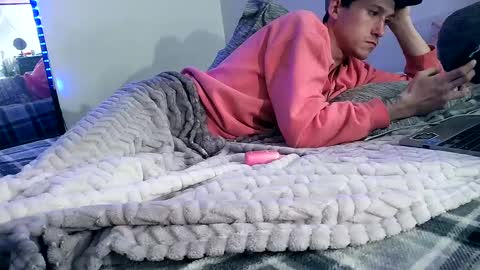 Snapshot of 21yearsy0ung9icheshung chatting on January 19, 2025, 4:01 am AlecurClit online show from January 19, 2025, 4:01 am