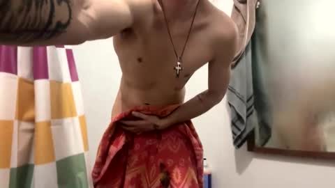 Snapshot of 21yearsy0ung9icheshung chatting on February 26, 2025, 9:27 pm AlecurClit online show from February 26, 2025, 9:27 pm