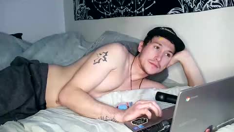 Snapshot of 21yearsy0ung9icheshung chatting on February 28, 2025, 1:37 am AlecurClit online show from February 28, 2025, 1:37 am