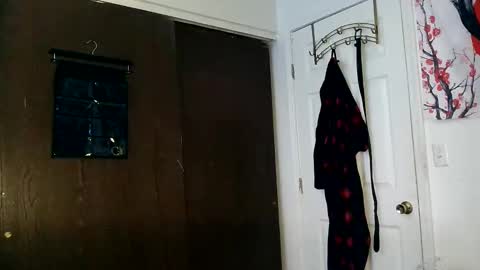 Snapshot of 21yearsy0ung9icheshung chatting on March 2, 2025, 1:36 am AlecurClit online show from March 2, 2025, 1:36 am