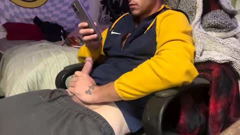 Snapshot of 21yearsy0ung9icheshung chatting on October 28, 2025, 4:31 pm AlecurClit online show from October 28, 2025, 4:31 pm