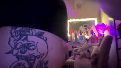 222kitty online show from November 12, 2025, 3:18 am