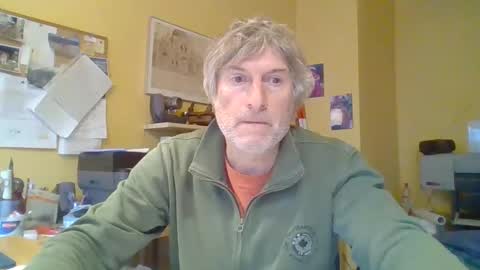 Snapshot of 22esserre chatting on October 28, 2025, 3:47 pm 22esserre online show from October 28, 2025, 3:47 pm