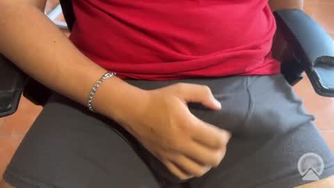 25chubbyboy25 online show from April 16, 2026, 7:25 pm